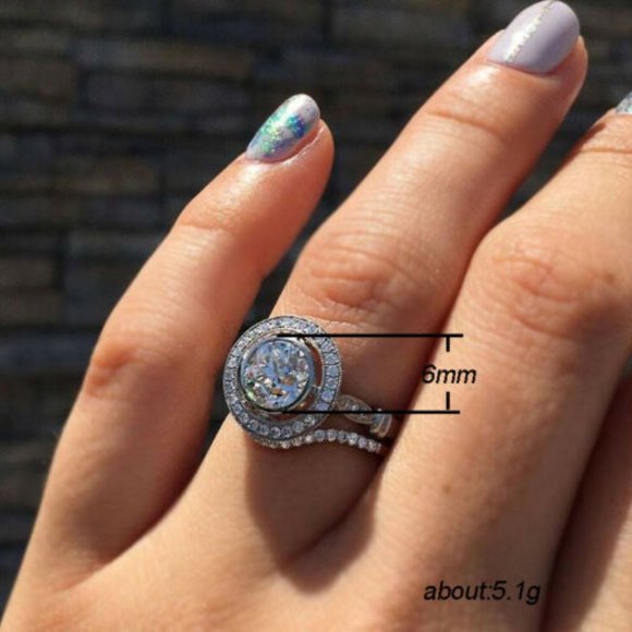 Luxury 925 Silver Round Cut White Sapphire Ring - Picture 5 of 5